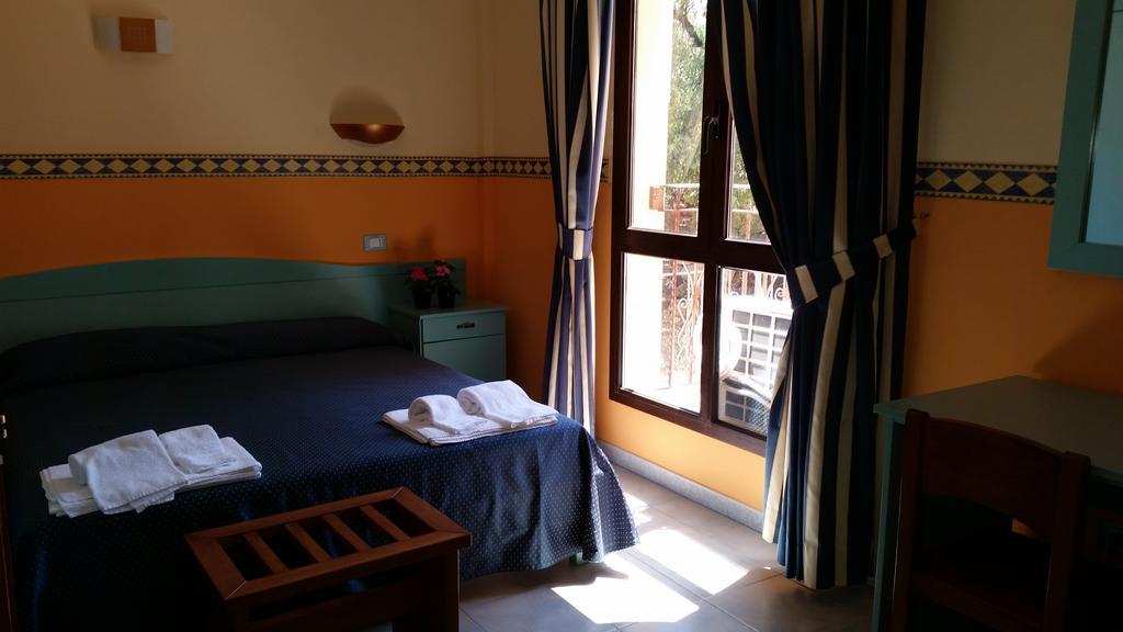 Hotel Costa Antiga SantʼAnna Arresi Exterior foto